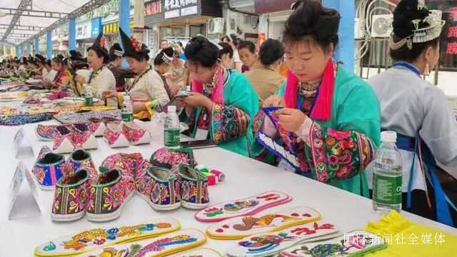 贵州从江:“文化和自然遗产日”非遗宣传展示活动火热进行中