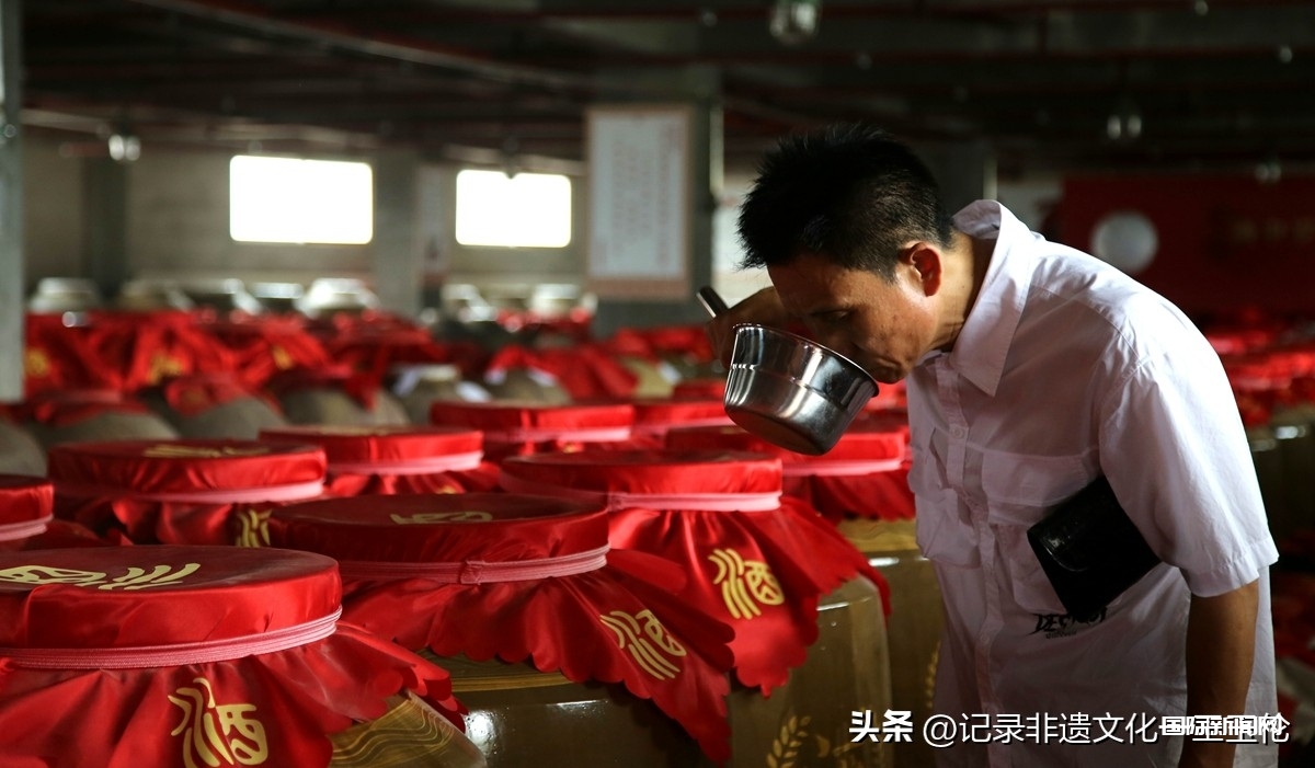 贵州古传酿酒(集团)与贵州湄潭吉相商贸共同开发“邀客饮”酱酒