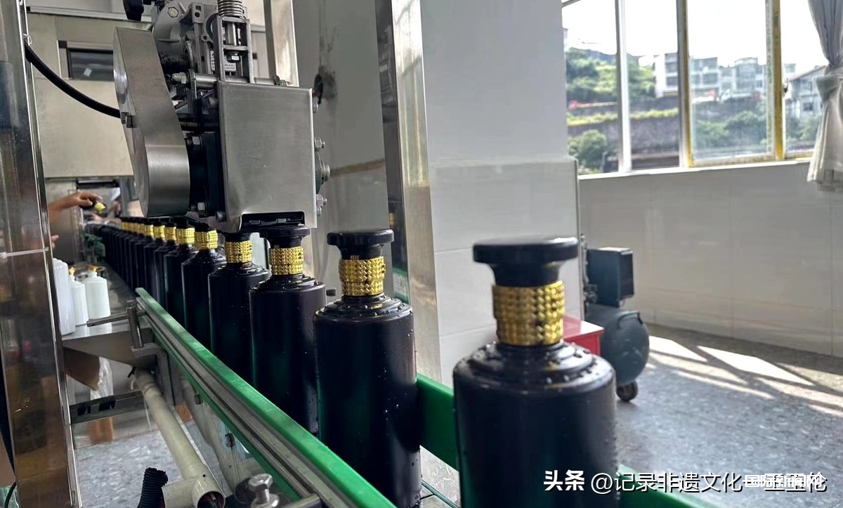 贵州古传酿酒(集团)与贵州湄潭吉相商贸共同开发“邀客饮”酱酒
