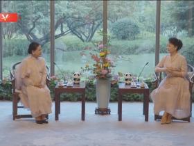 彭丽媛会见印度尼西亚总夫人伊莉亚娜